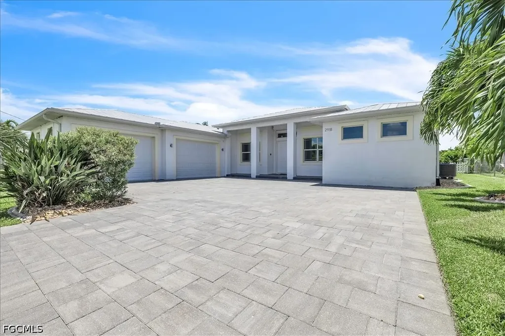 2918 SE 10th Place Cape Coral FL 33904