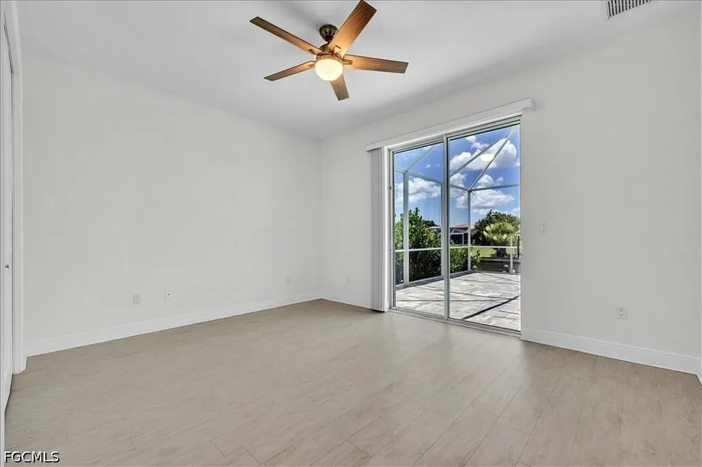 2918 SE 10th Place Cape Coral FL 33904
