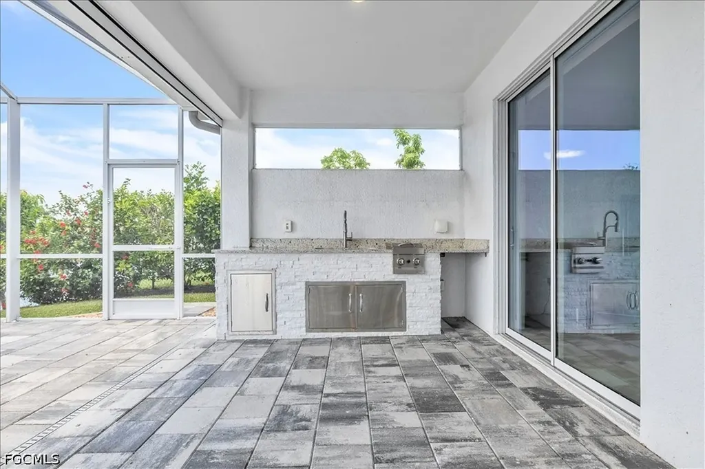 2918 SE 10th Place Cape Coral FL 33904