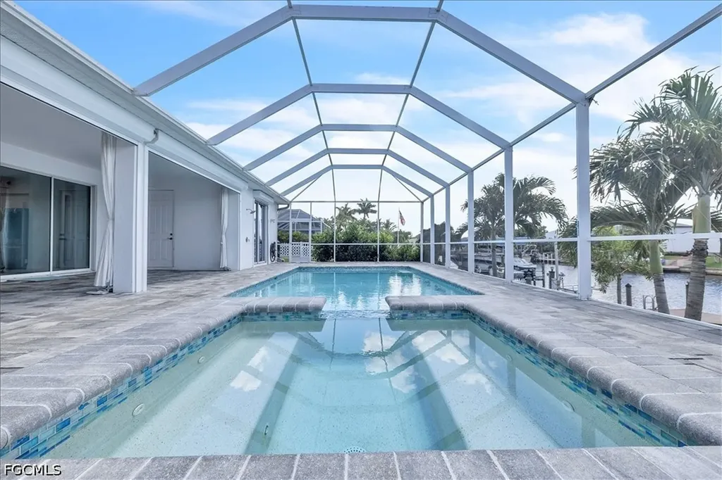 2918 SE 10th Place Cape Coral FL 33904