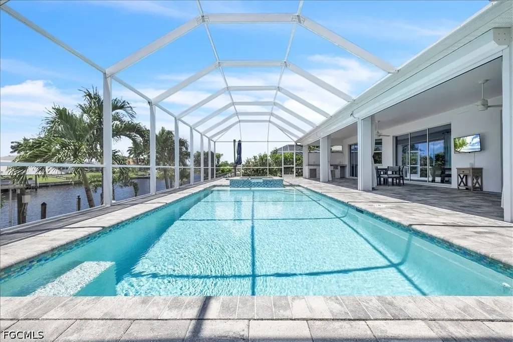 2918 SE 10th Place Cape Coral FL 33904