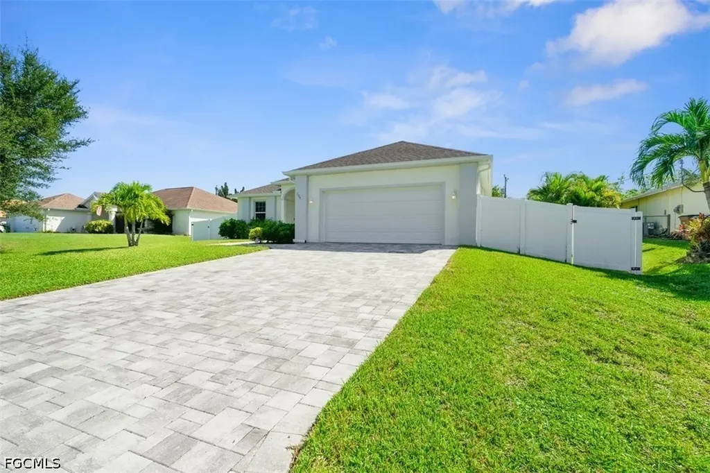825 SE 5th Place Cape Coral FL 33990
