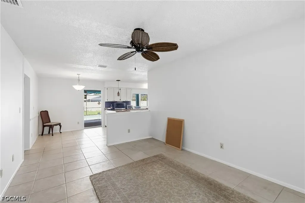 3812 SE 10th Avenue Cape Coral FL 33904