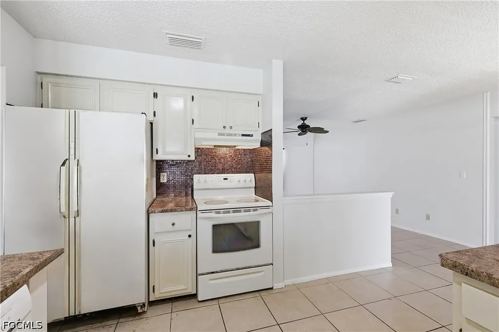 3812 SE 10th Avenue Cape Coral FL 33904