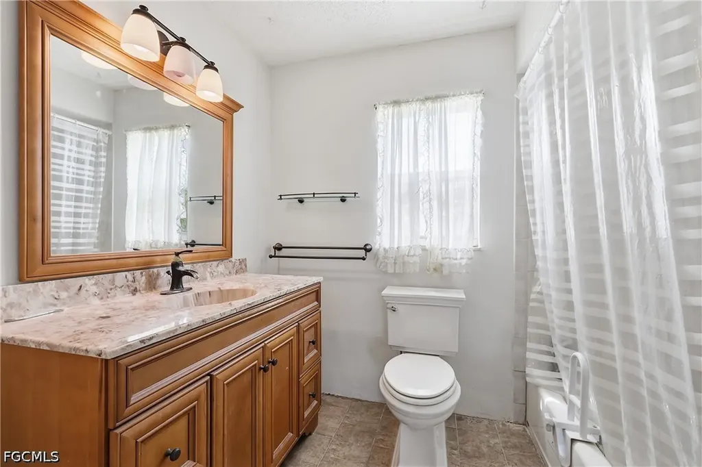 3812 SE 10th Avenue Cape Coral FL 33904