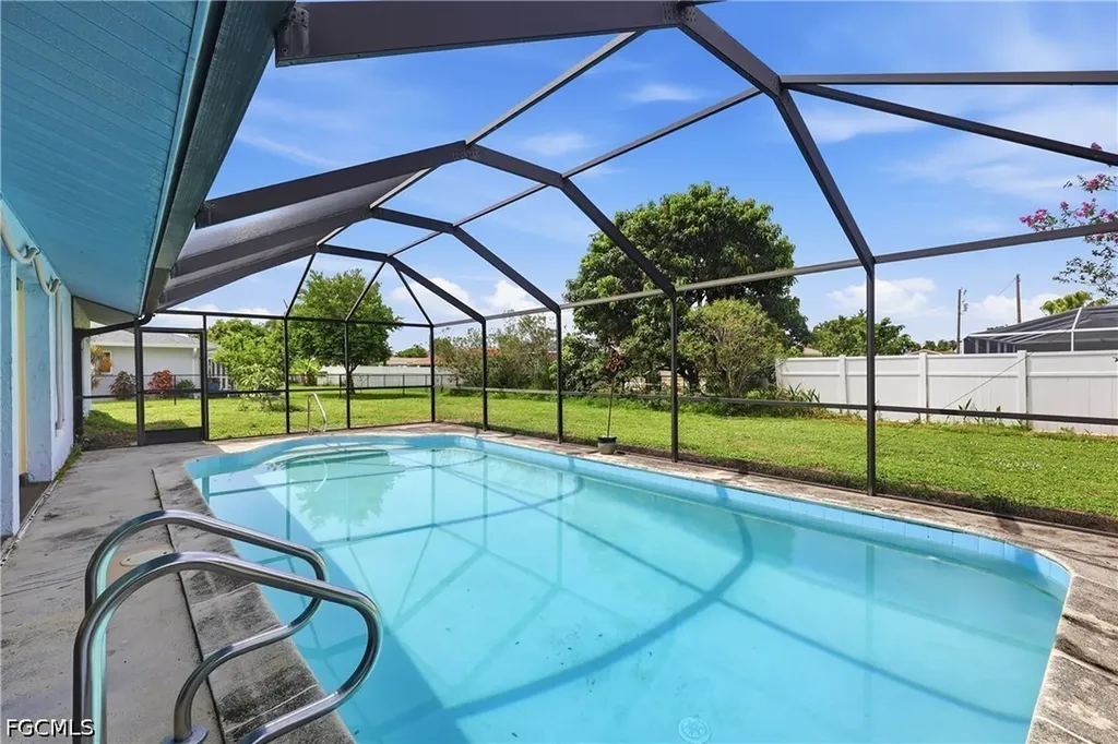 3812 SE 10th Avenue Cape Coral FL 33904