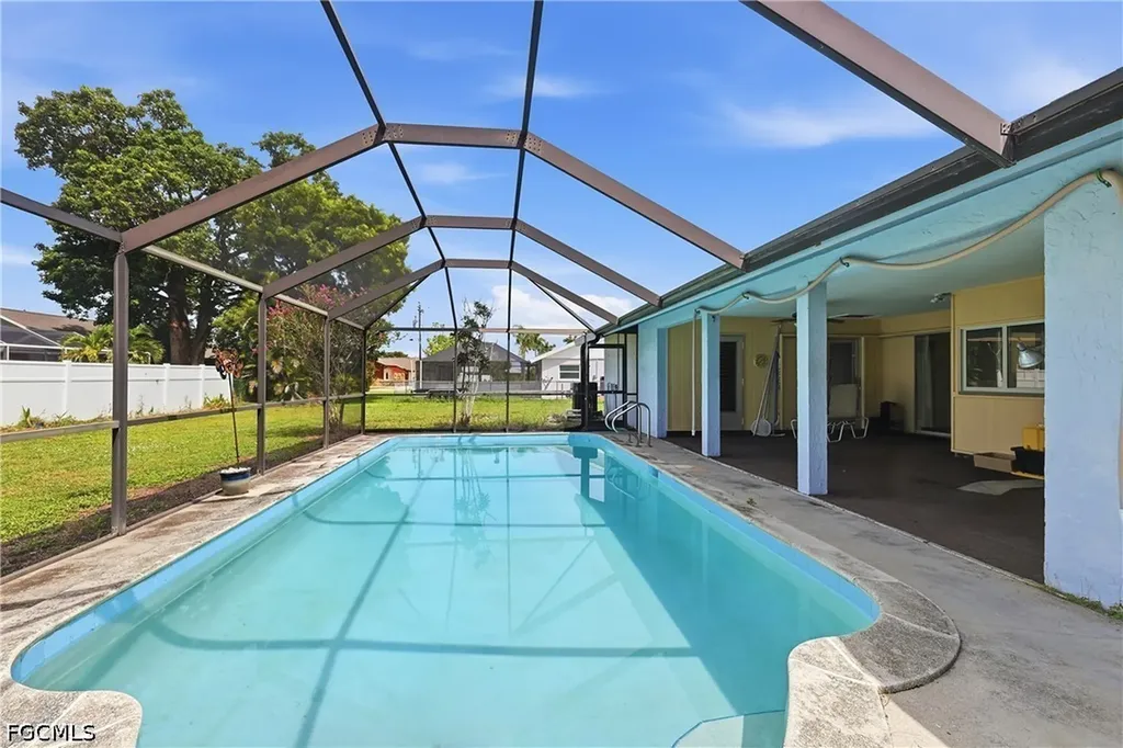 3812 SE 10th Avenue Cape Coral FL 33904