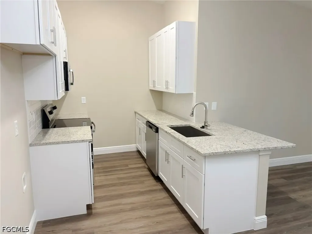1425 SW 51st Lane Cape Coral FL 33914