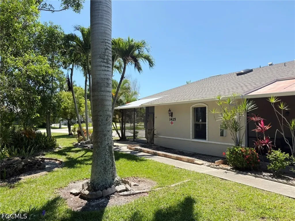 1425 SW 51st Lane Cape Coral FL 33914