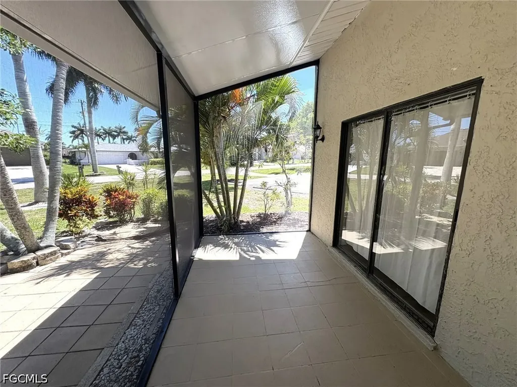1425 SW 51st Lane Cape Coral FL 33914