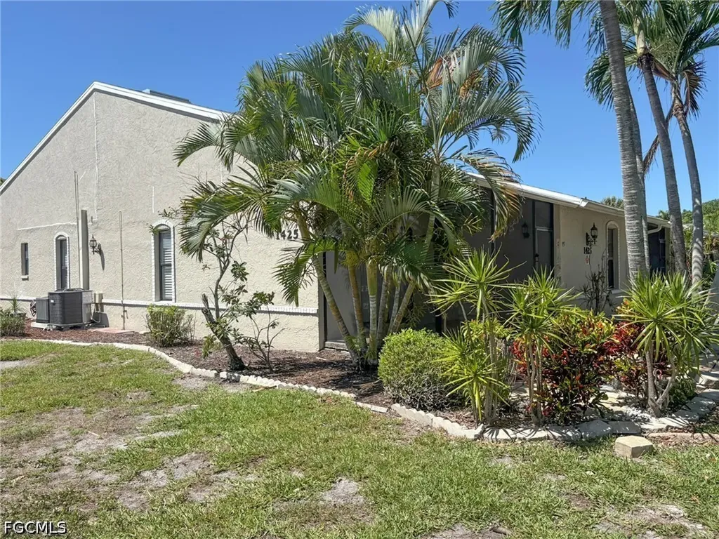 1425 SW 51st Lane Cape Coral FL 33914