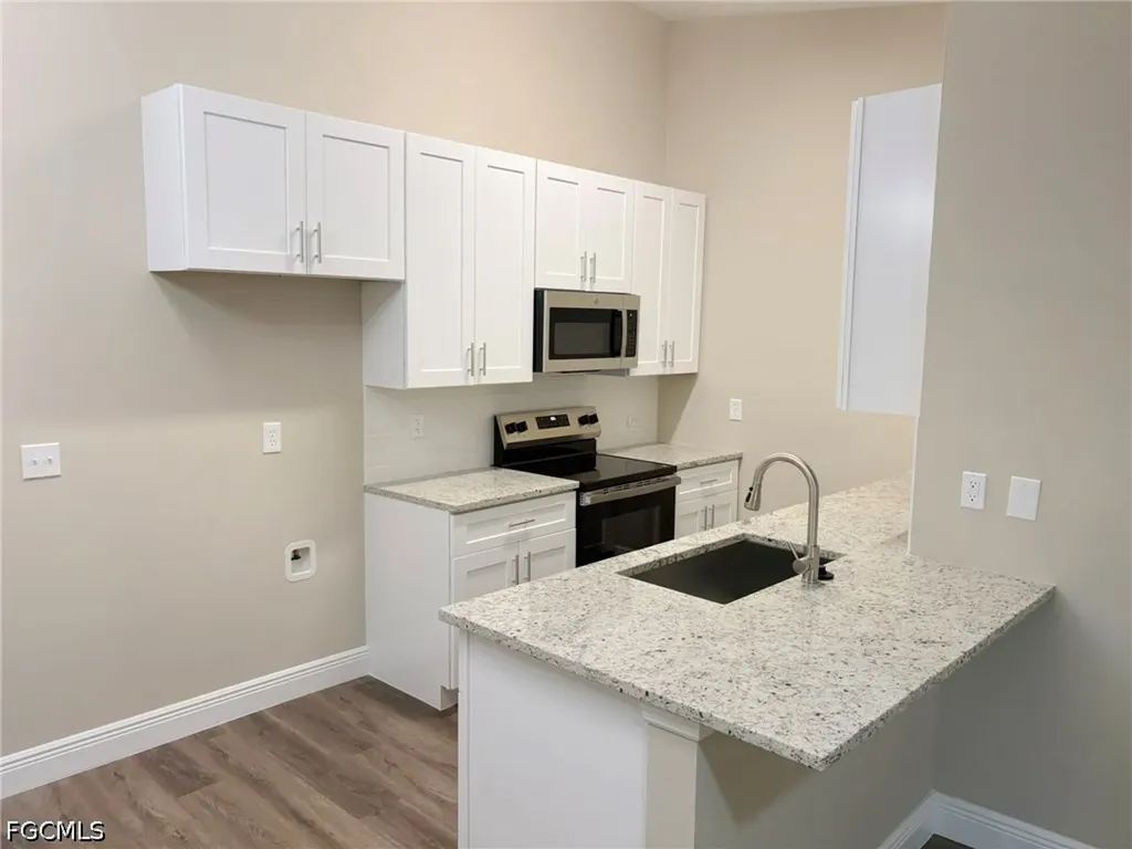 1425 SW 51st Lane Cape Coral FL 33914