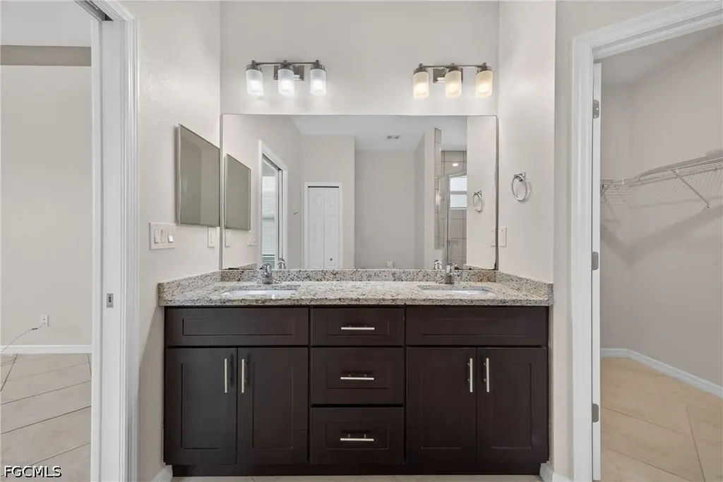 2714 NW 1st Place Cape Coral FL 33993