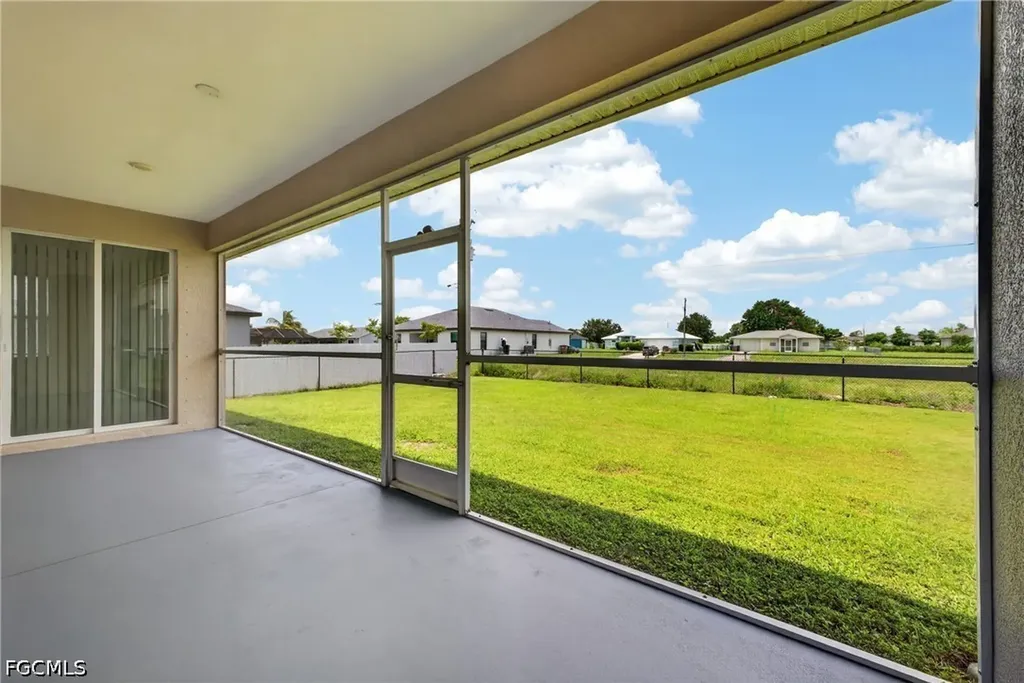 2714 NW 1st Place Cape Coral FL 33993