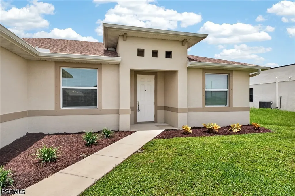 2714 NW 1st Place Cape Coral FL 33993