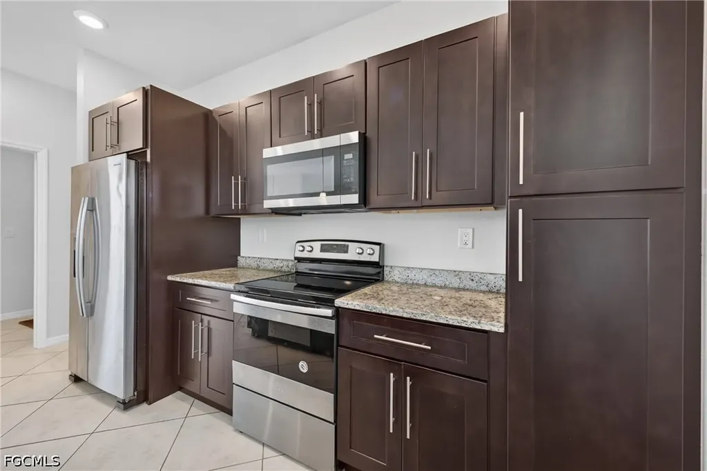 2714 NW 1st Place Cape Coral FL 33993
