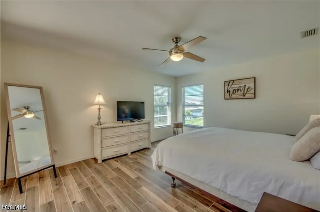 318 SW 28 Street Cape Coral FL 33914