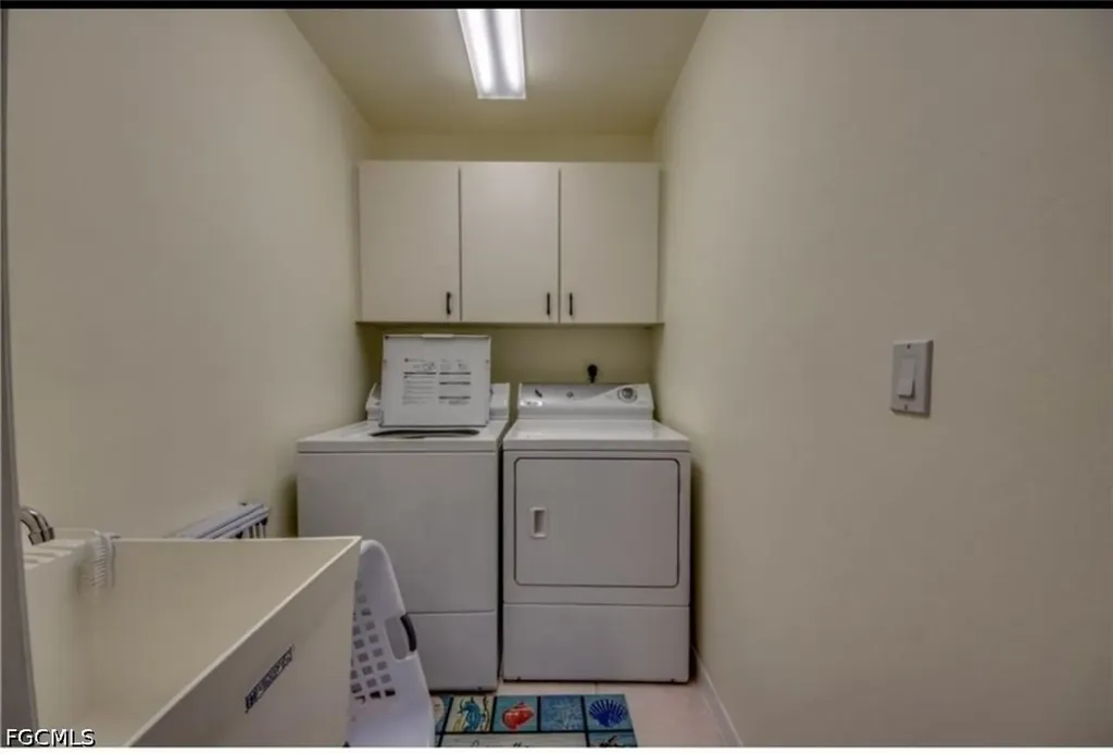 318 SW 28 Street Cape Coral FL 33914
