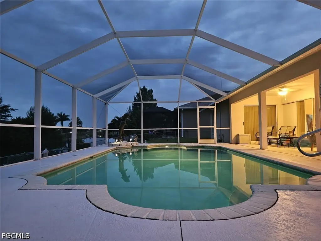 318 SW 28 Street Cape Coral FL 33914
