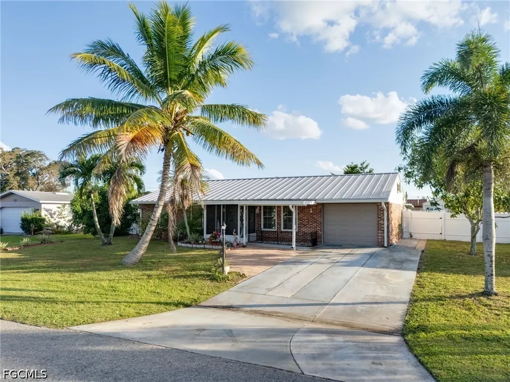 1416 Irondale Street E Lehigh Acres FL 33936