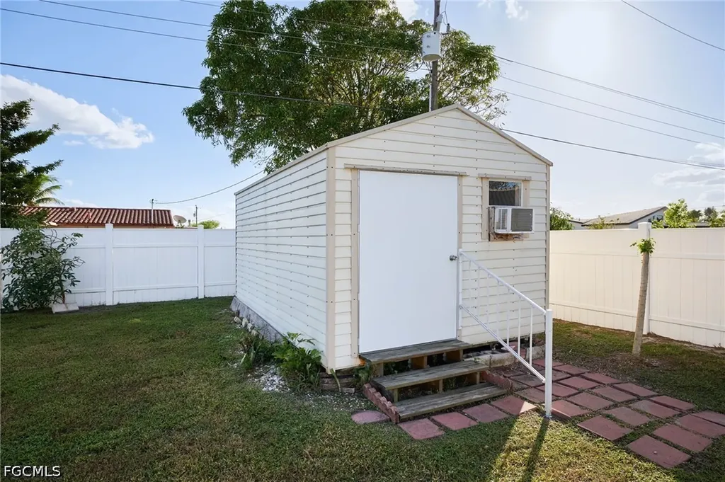 1416 Irondale Street E Lehigh Acres FL 33936