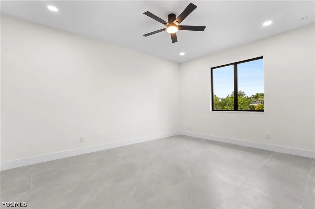1837 NE 2nd Street Cape Coral FL 33909