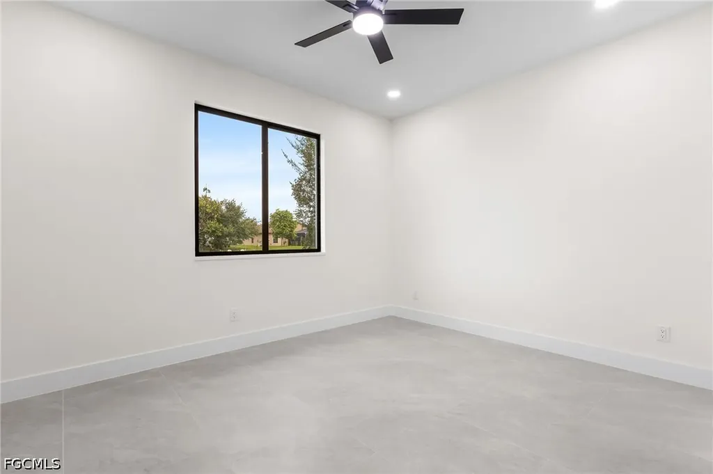 1837 NE 2nd Street Cape Coral FL 33909