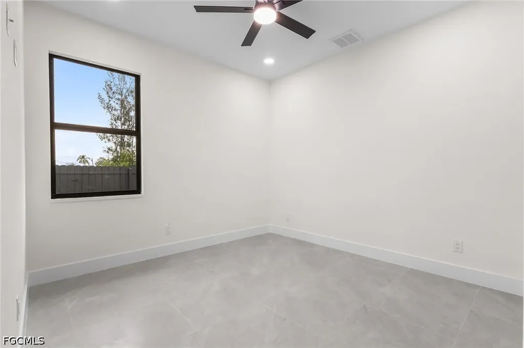 1837 NE 2nd Street Cape Coral FL 33909