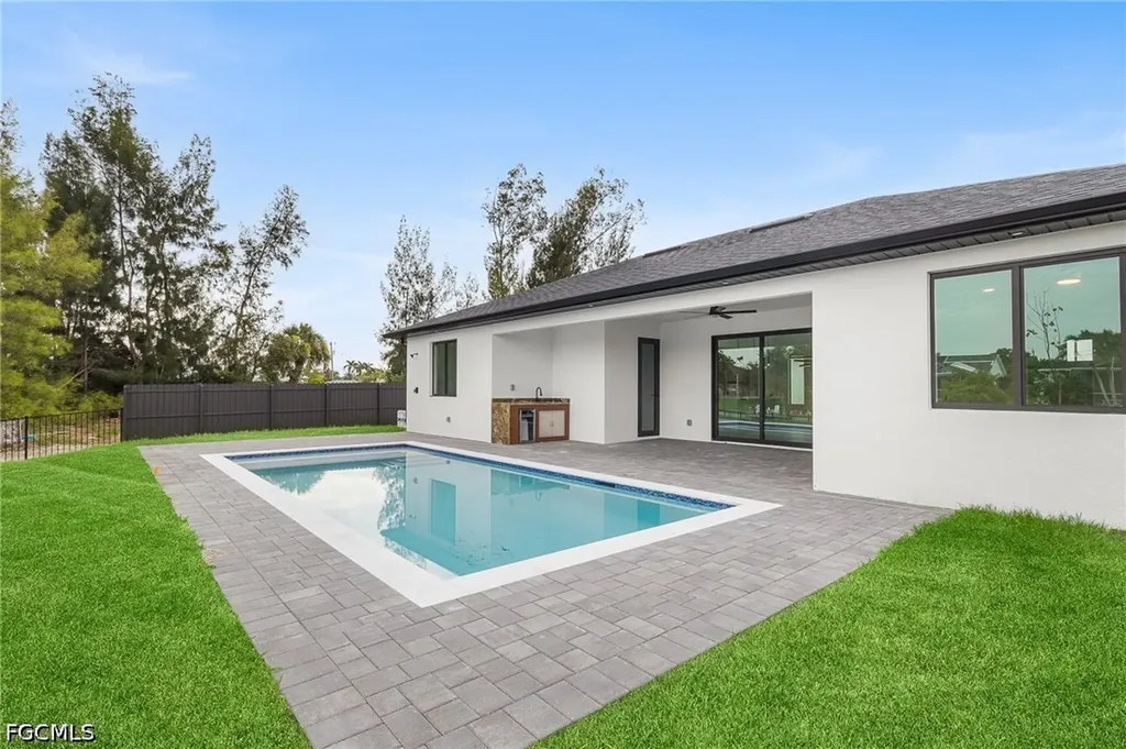 1837 NE 2nd Street Cape Coral FL 33909