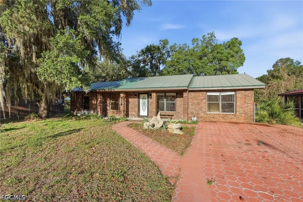 420 Grant Street Labelle FL 33935