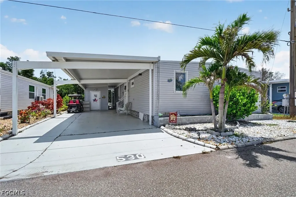 14633 Paul Revere Loop North Fort Myers FL 33917