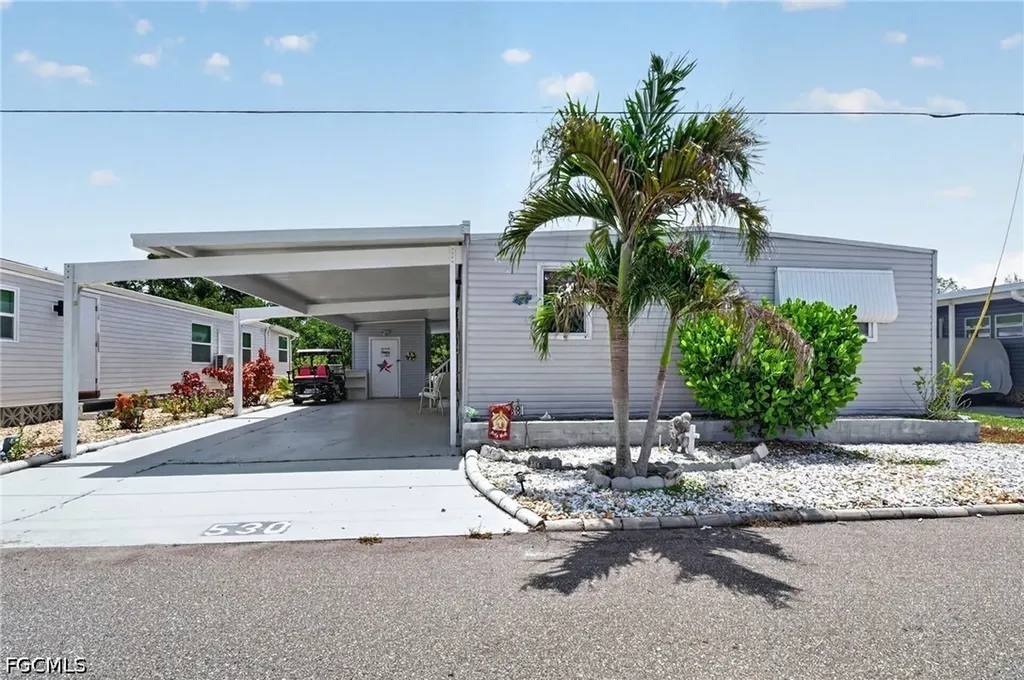 14633 Paul Revere Loop North Fort Myers FL 33917
