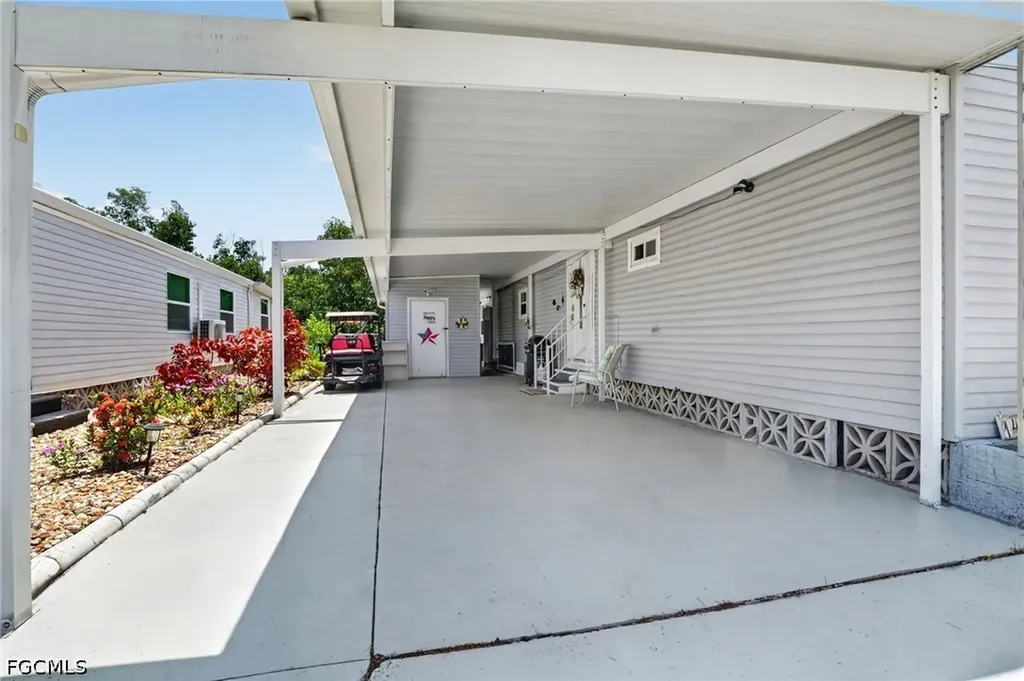14633 Paul Revere Loop North Fort Myers FL 33917