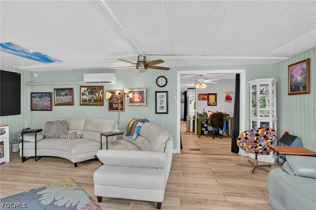 14633 Paul Revere Loop North Fort Myers FL 33917