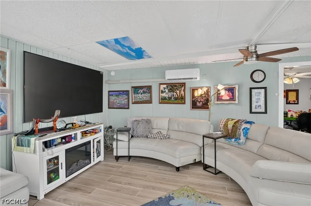 14633 Paul Revere Loop North Fort Myers FL 33917