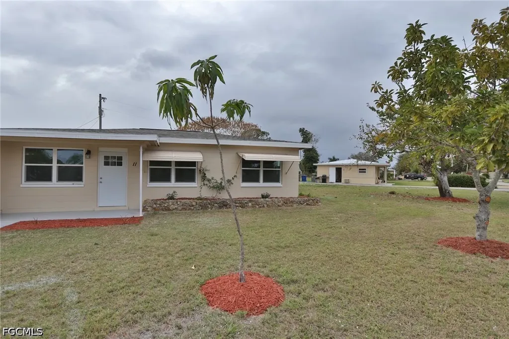 11 California Road Lehigh Acres FL 33936