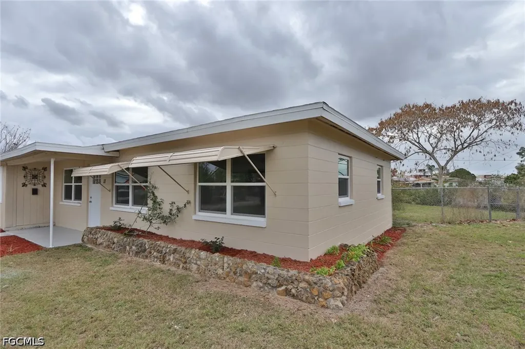11 California Road Lehigh Acres FL 33936