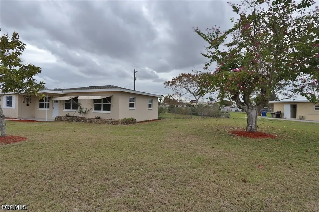 11 California Road Lehigh Acres FL 33936