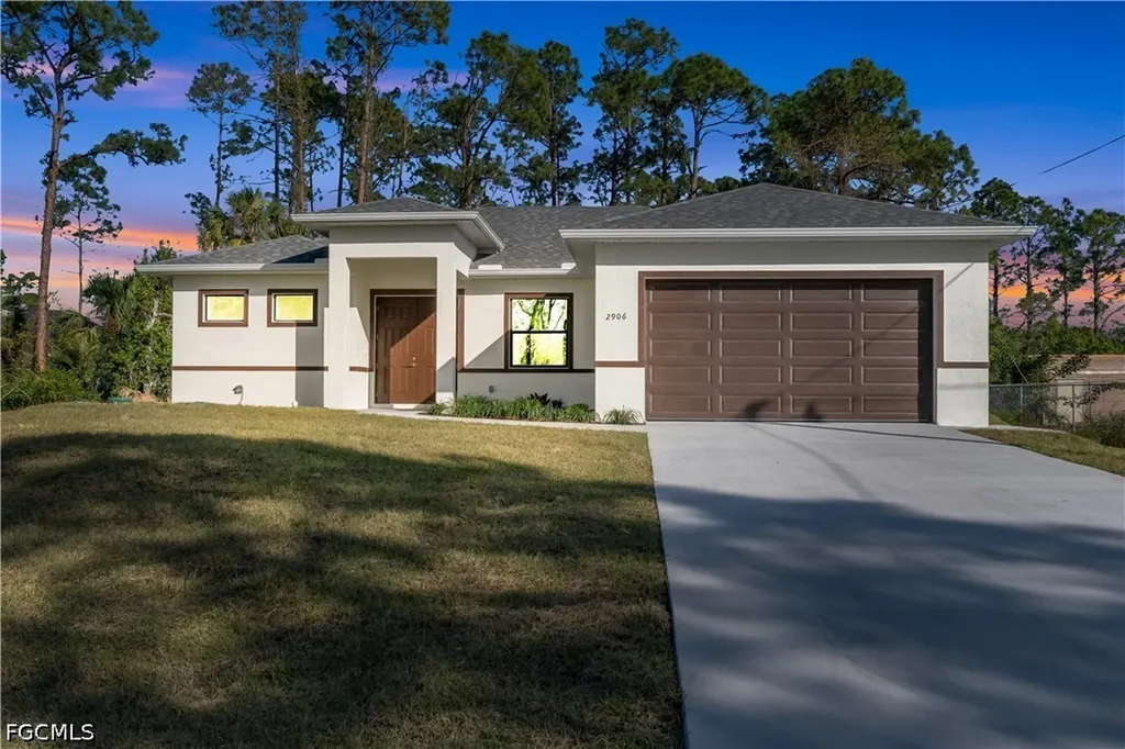 2604 9th Street SW Lehigh Acres FL 33976