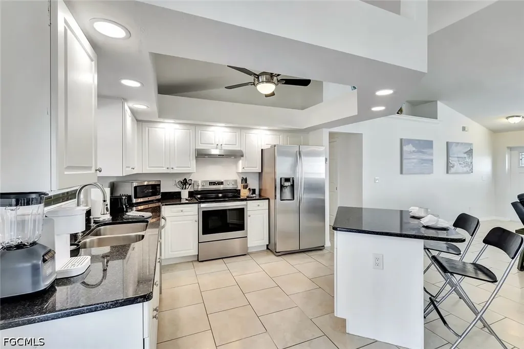 605 SW 13th Street Cape Coral FL 33991