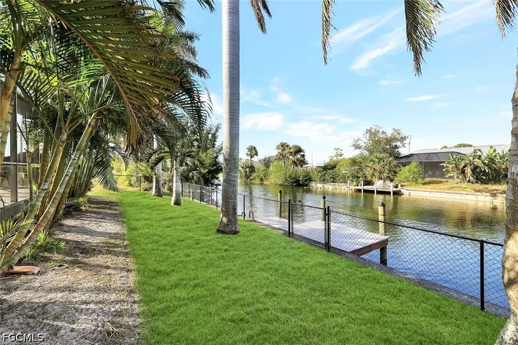 605 SW 13th Street Cape Coral FL 33991