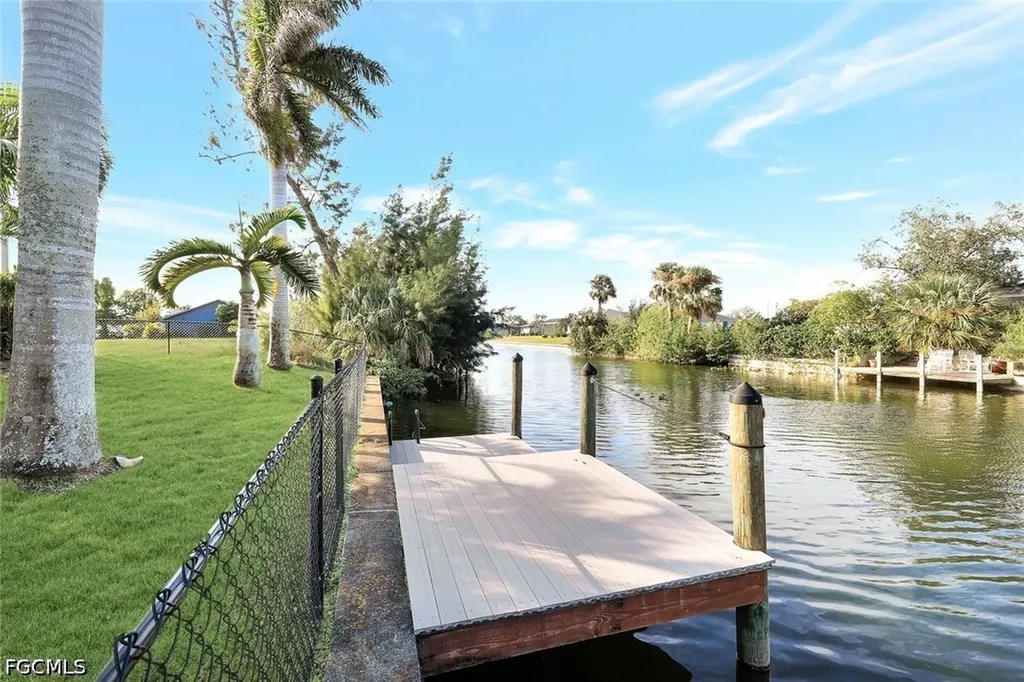 605 SW 13th Street Cape Coral FL 33991