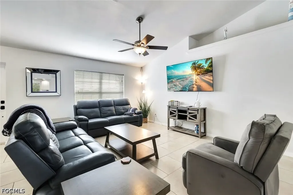 605 SW 13th Street Cape Coral FL 33991