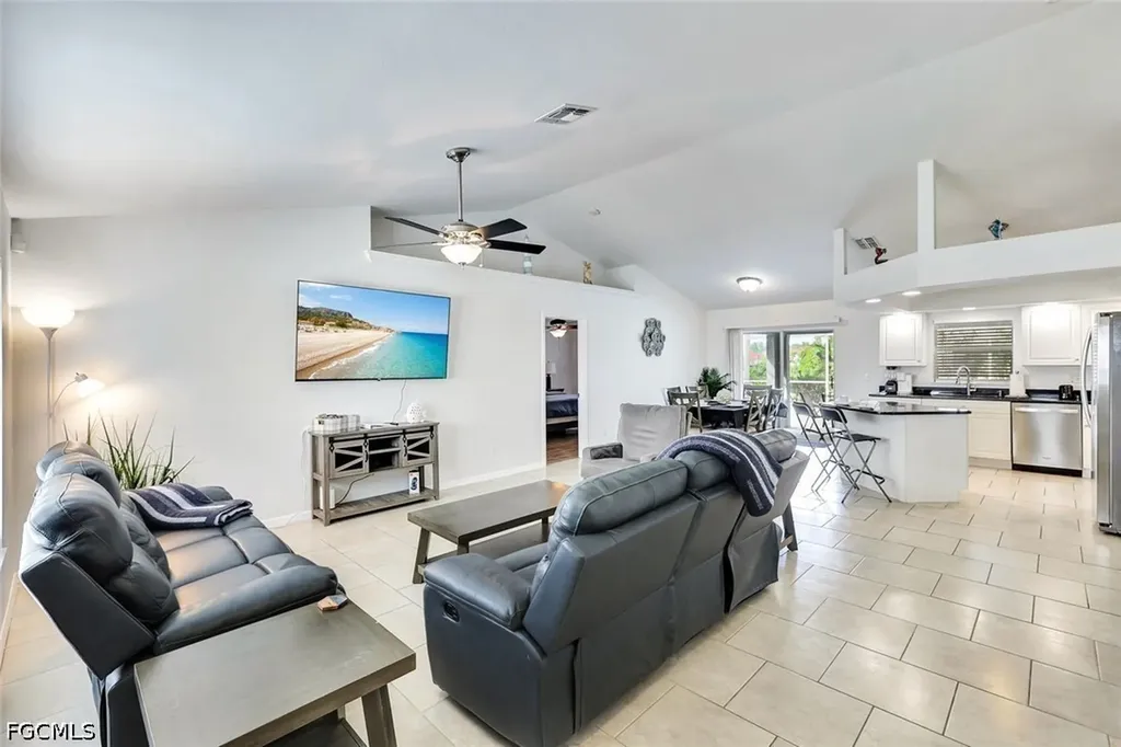605 SW 13th Street Cape Coral FL 33991