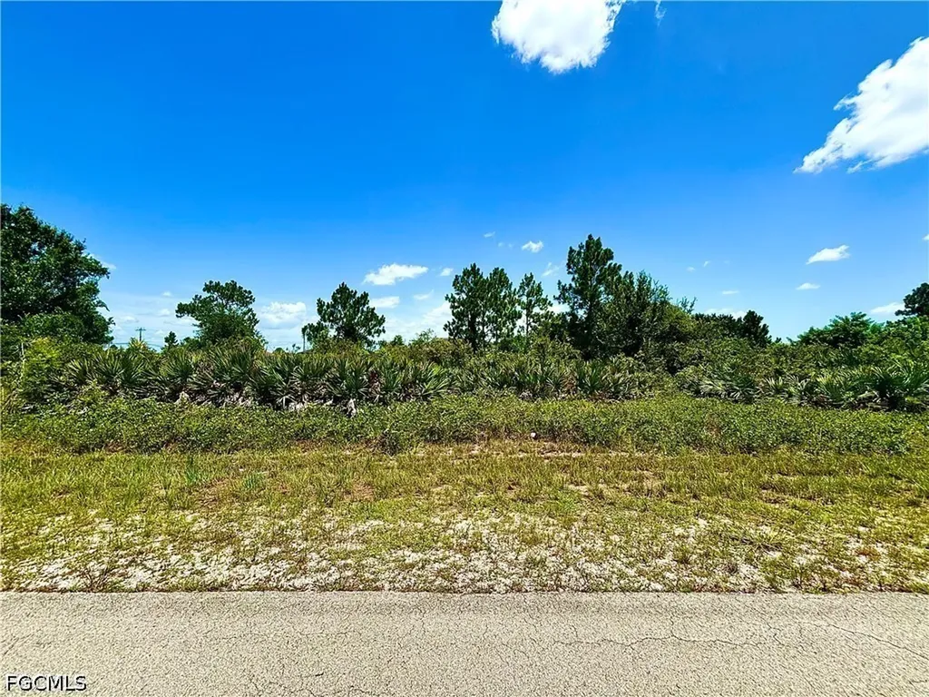 2516 12th Street SW Lehigh Acres FL 33976
