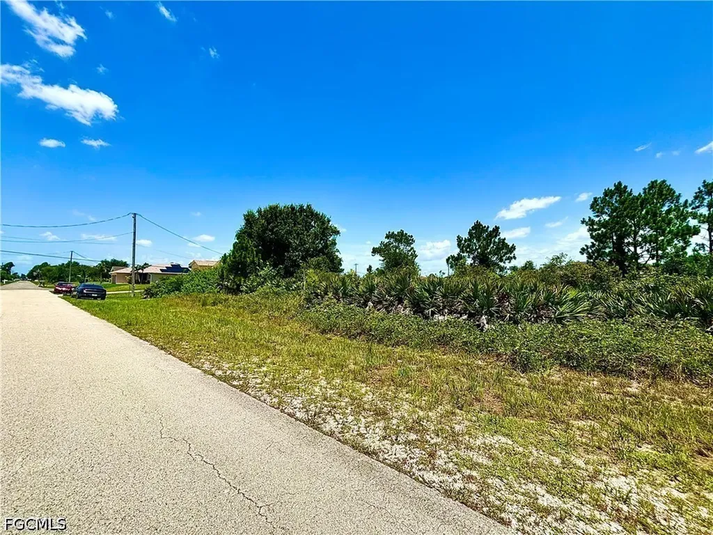 2516 12th Street SW Lehigh Acres FL 33976