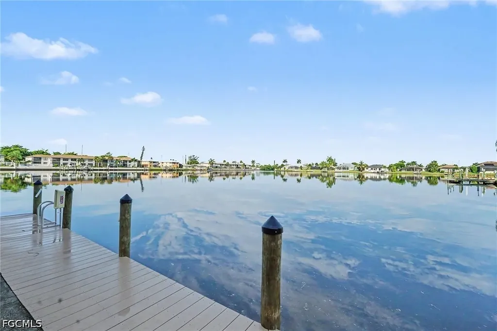 4622 SW Santa Barbara Place Cape Coral FL 33914