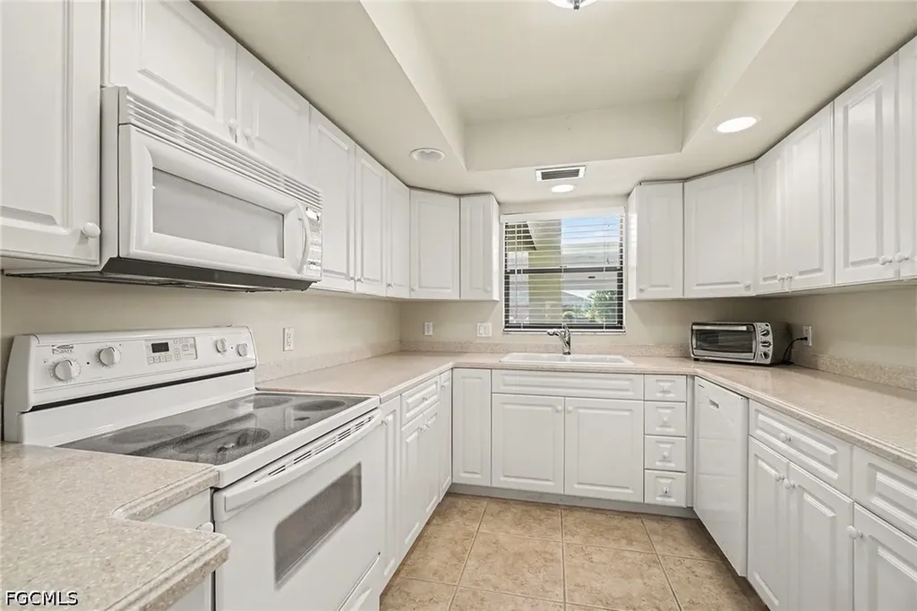 4622 SW Santa Barbara Place Cape Coral FL 33914
