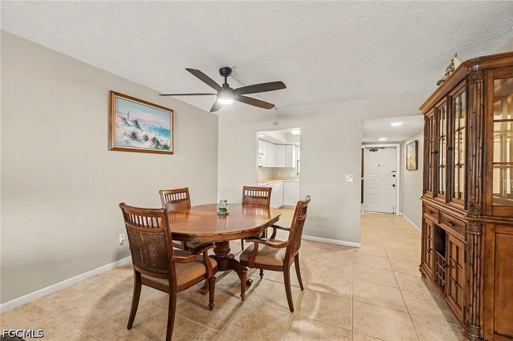 4622 SW Santa Barbara Place Cape Coral FL 33914