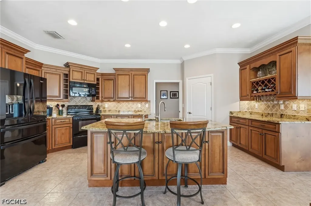 413 SE 6th Street Cape Coral FL 33990
